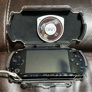 Sony PSP Black PSP-1001 with Clear Case and GTA Game